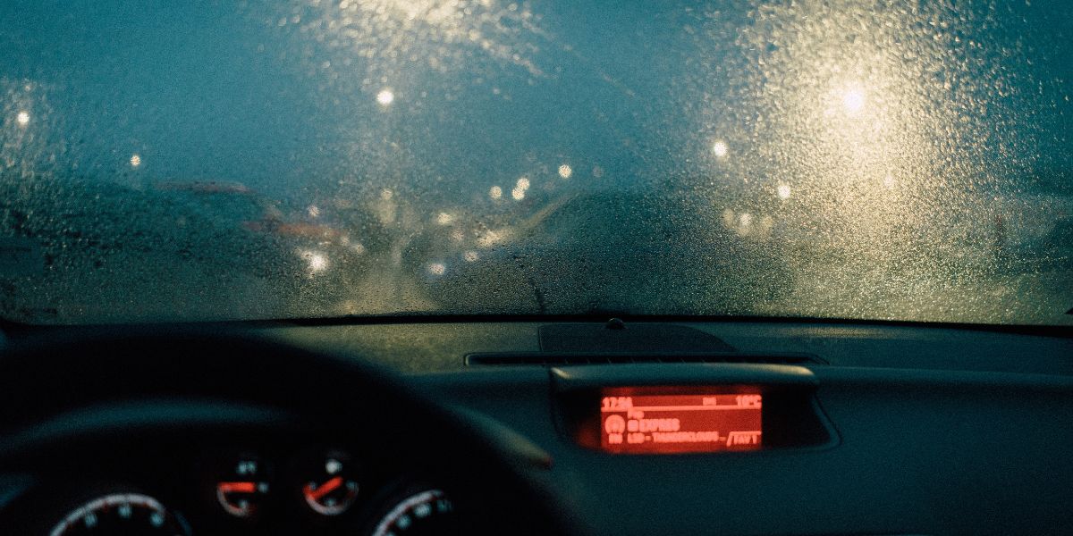Let me drive - Driving Safely in Foggy and Rainy Conditions